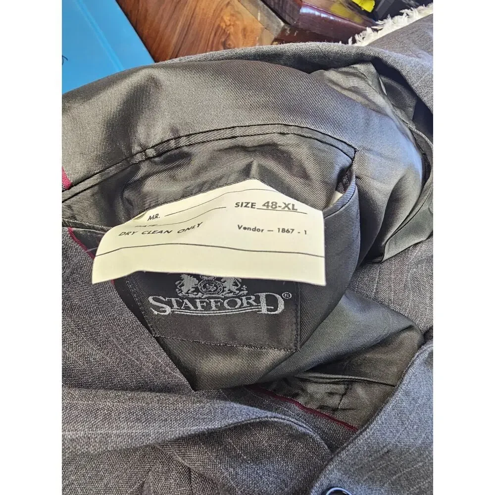 Stafford Mens Suit Jacket Blazer 48 XL Grey Pinstripe 2 Button Made In USA Vent
